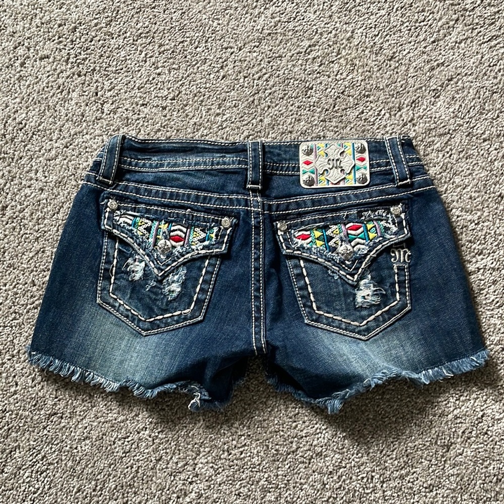 Miss Me Signature Shorts (Size 28)